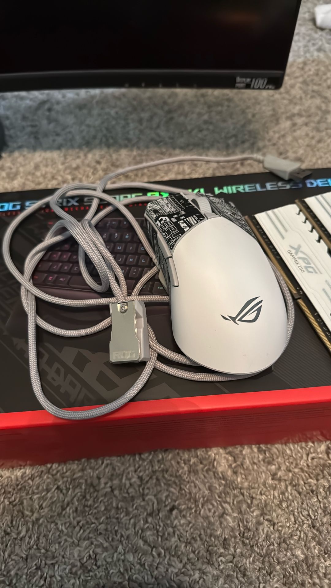 ASUS ROG Gladius III Wireless Gaming Mouse, 36000 DPI, 6 Buttons, Replaceable Switches, Paracord Cable - White