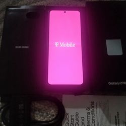Samsung galaxy z flip  5 / 256 Gb