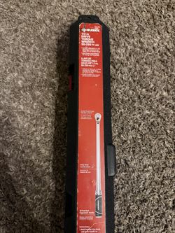 Husky 50 ft. / Ibs. to 250 ft. / Ibs. 1/2 in. Drive Torque Wrench