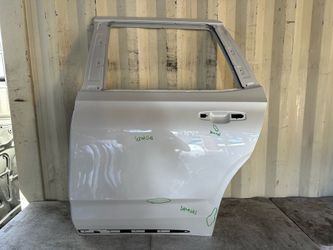 2021 - 2025 CADILLAC ESCALADE REAR LEFT DRIVER SIDE DOOR SHELL OEM