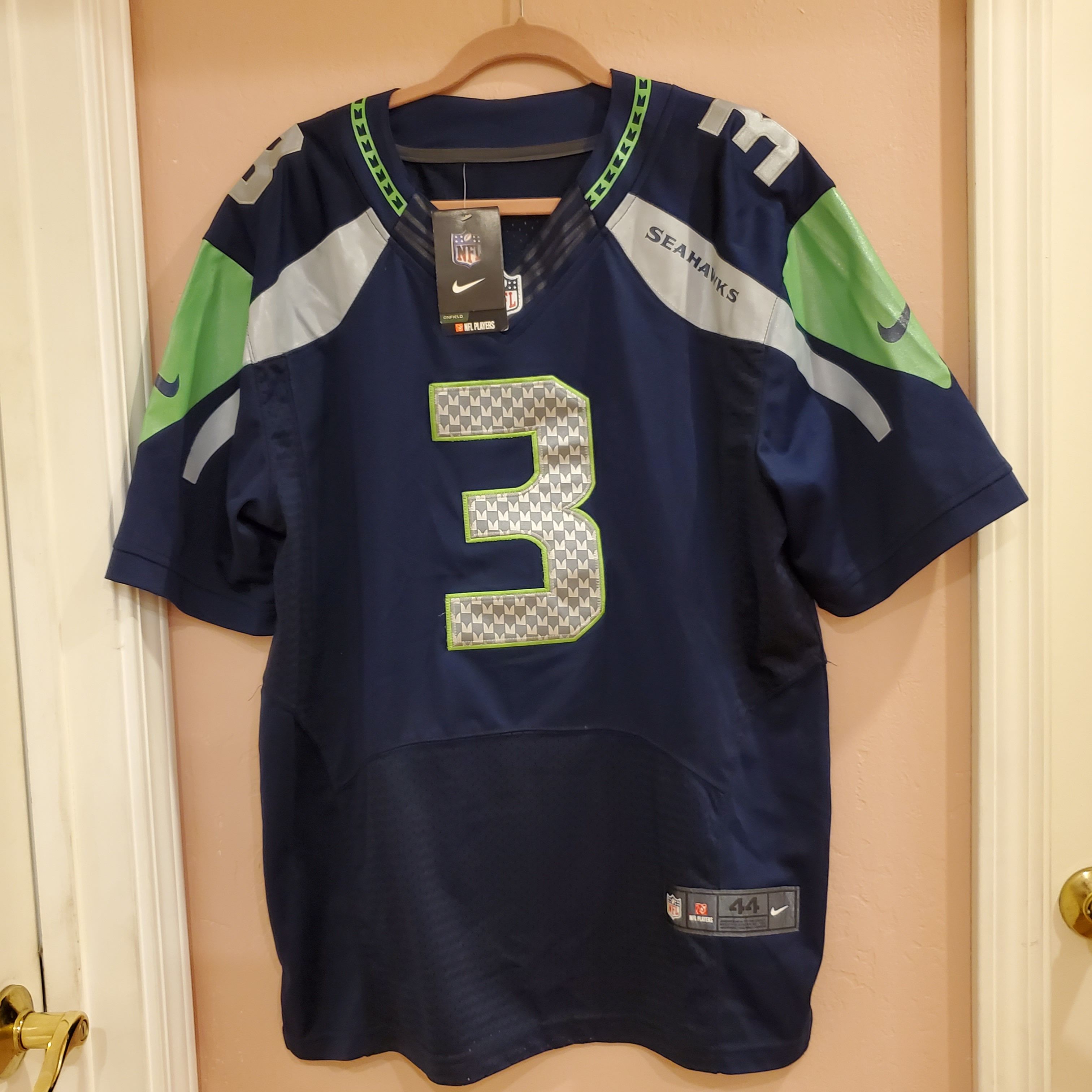 Nike NFL On-Field #3 Russell Wilson Seahawks STITCHED Jersey Men Sz 44 New, with tag.