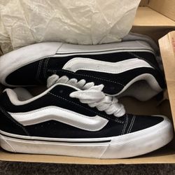 Knu Shook Vans