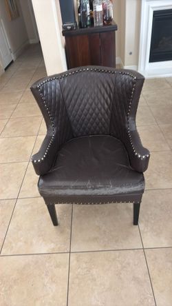 Brown Leather Accent Chair – Nailhead Trim & Quilted Design