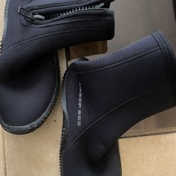 Scuba Shoes Size 7