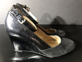 GENTLY USED - Bandolino Black Multi Wedge Heel 9M