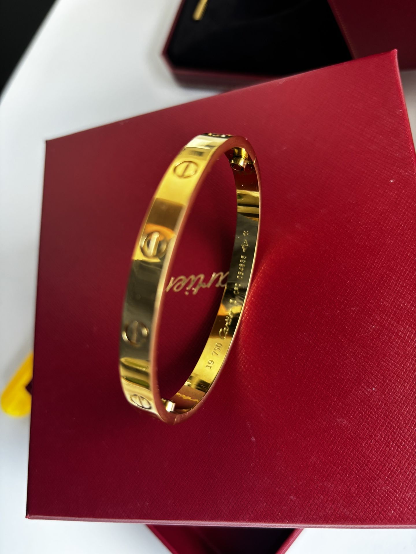 Cartier love bracelet 18k Gold SIZE 19