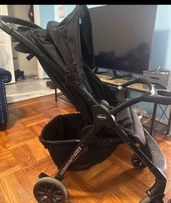 Chicco Mini Bravo Plus Lightweight Stroller - Excellent Condition