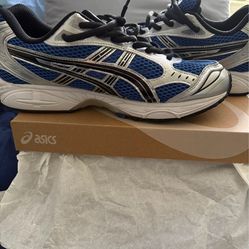Size 11- ASICS Gel-Kayano 14 in the "Monaco Blue Silver"