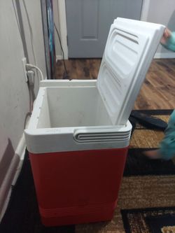 Cans containers