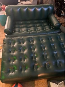 Park inflatable couch bed with pump