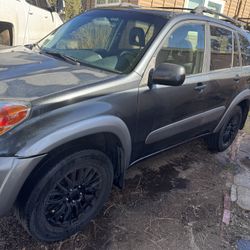 2004 Toyota RAV4 
