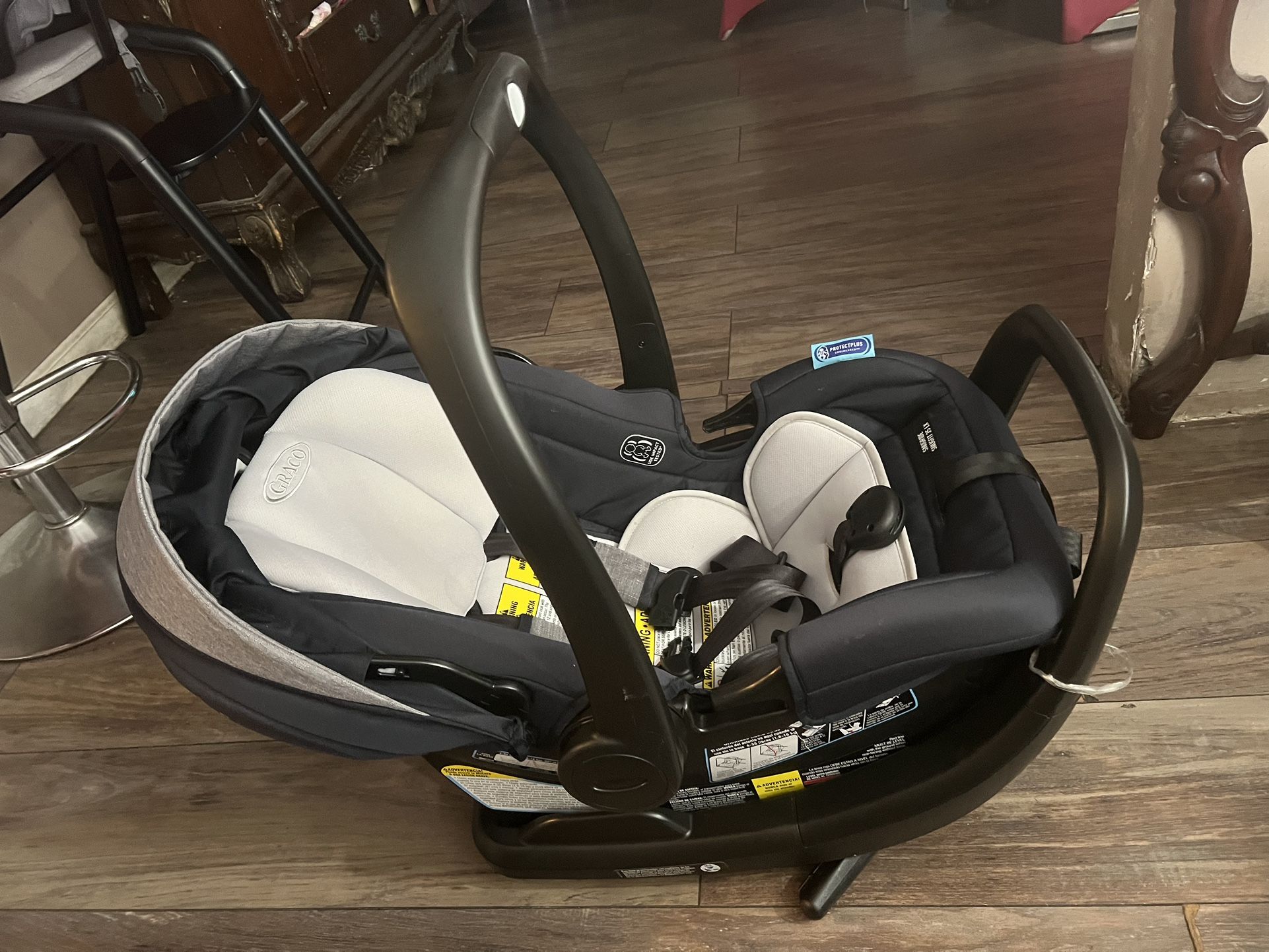 Graco Snug RideFit  Infant Car seat 