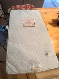 31 inch  non toxic changing pad and 2 covers