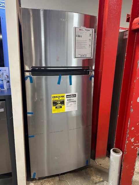 28" FRIDGE/NEW--REFRI DE 28"/NUEVA