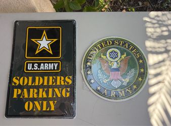 Wall art sizes 12x18 and 12 inch round 10.00 each