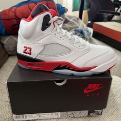 Jordan 5 Fire Red 