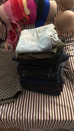 Women’s Jeans size 6 (skinny style) selling the stack