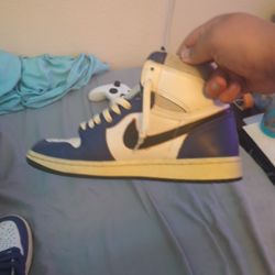Nike Air Jordan 1 Retro High OG size 8.5