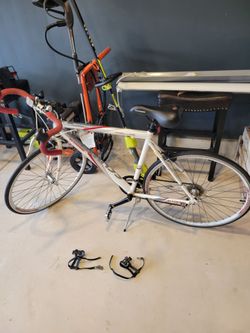 Shwinn Prelude Road Bike