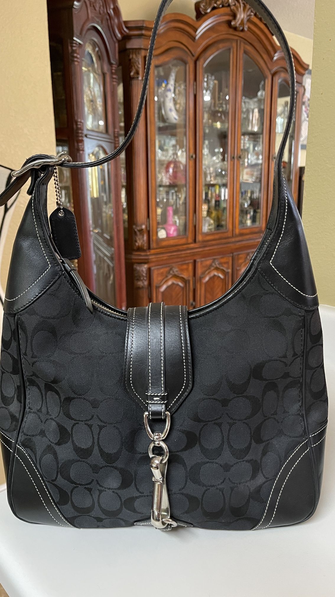 Coach Black Leather Signature Hobo Shoulder Hand Bag/ shoulder purse 