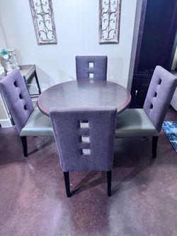 Round Dining Table with 4 Upholstered Chairs