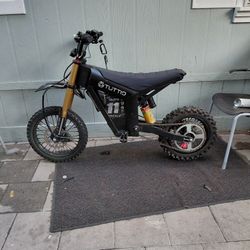 Tuttio E Moto/ E Bike