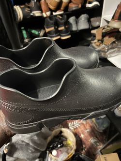 Very comfortable non-steel toed work quarter top shoes/boots