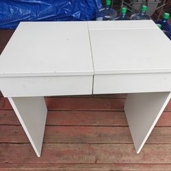 Vanity/dressing table