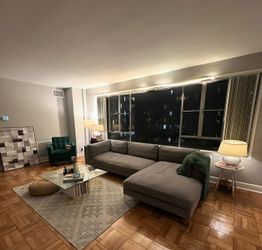 Beautiful  Luxury Modern Sectional Sofa with Chaise - Excellent Condition!