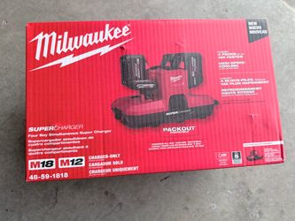 Milwaukee M18/M12 Four Bay Super Charger 48-59-1818