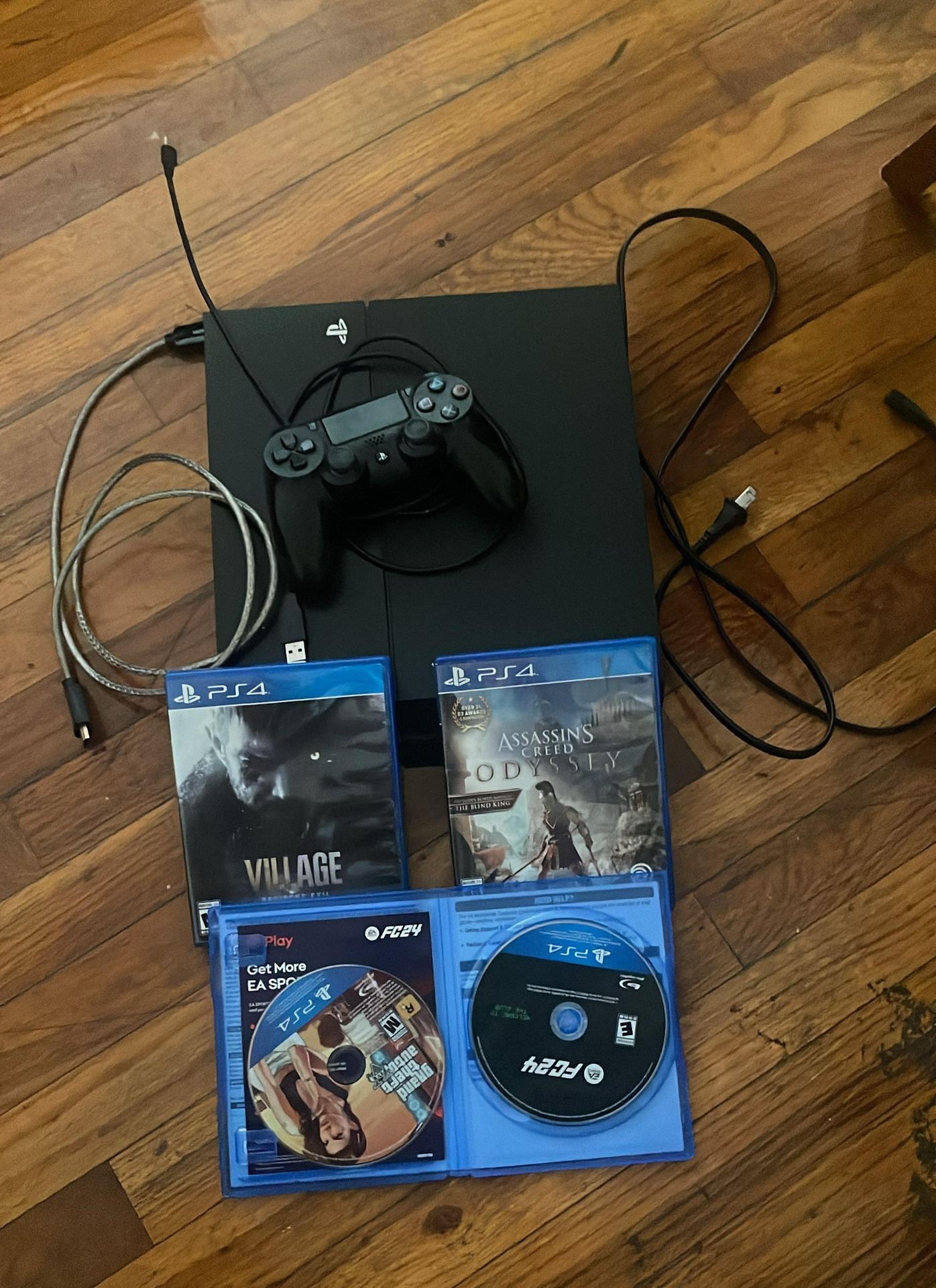 Sony PlayStation 4 (500 GB) Home Console - Black (used)