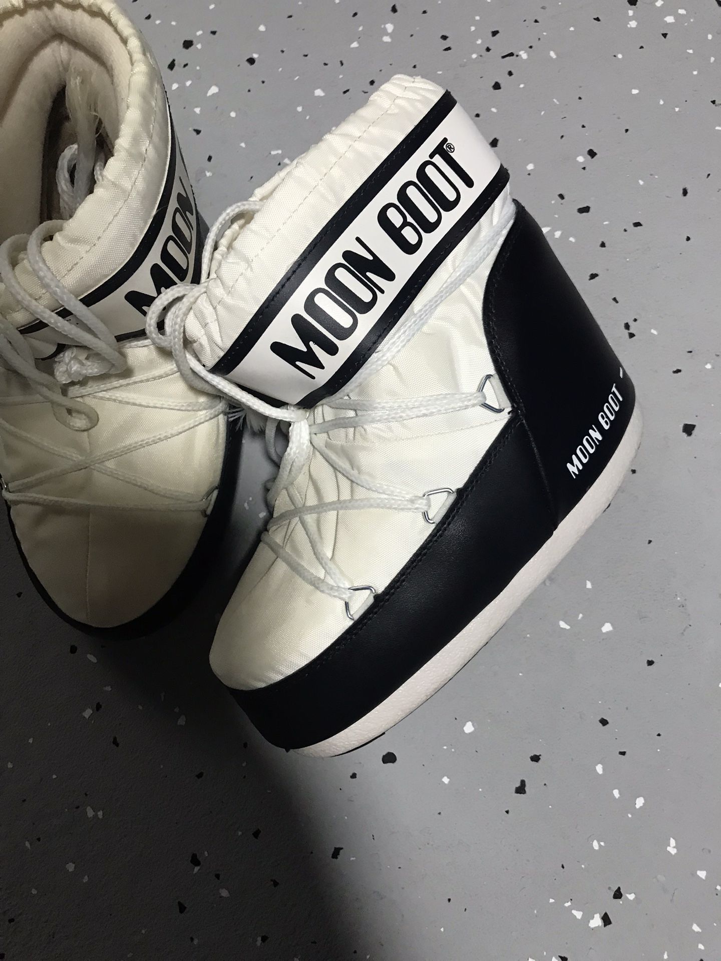 Moon Boots