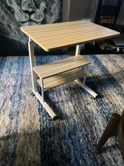 Work table , extendable up and down to size