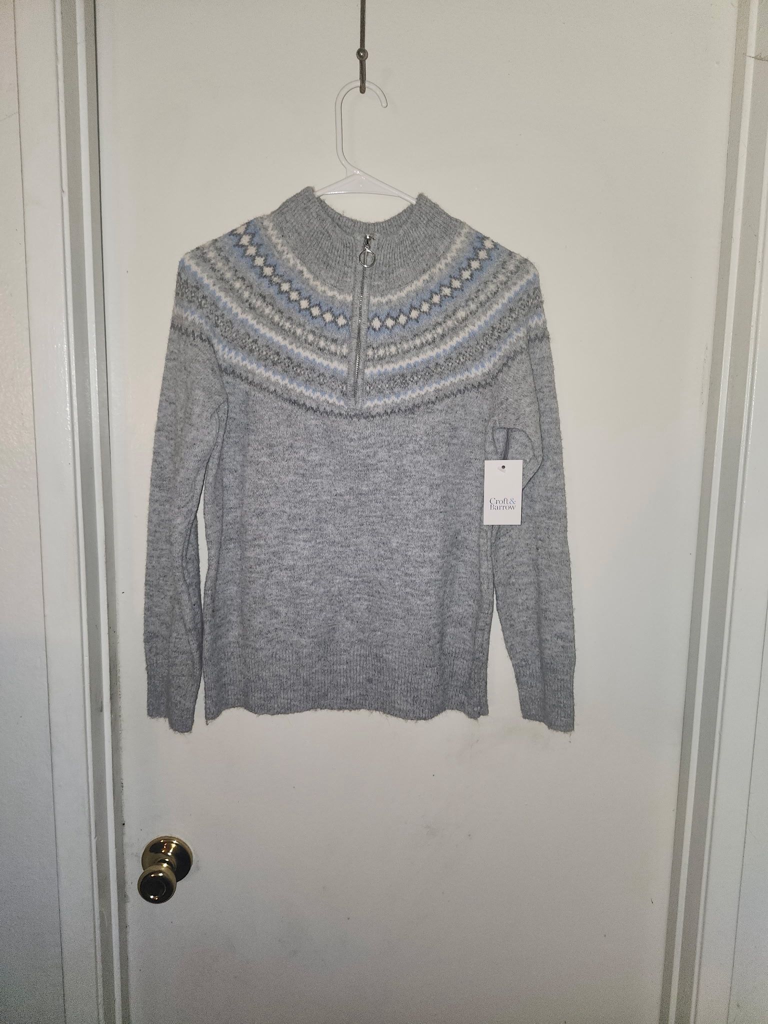 Brand New Juniors Sweater. Size Medium