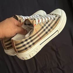 Burberry Shoes 
