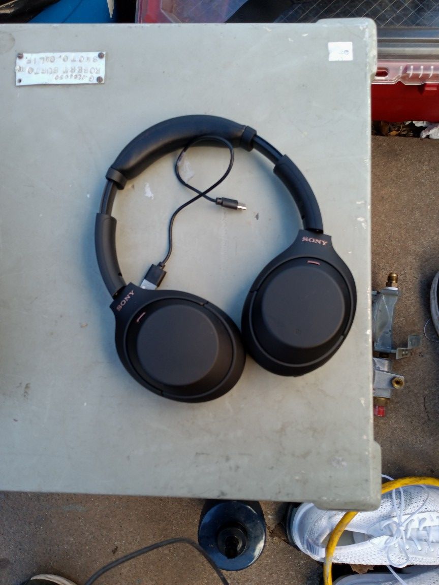 SONY Bluetooth Studio Headphones WH-1000XM4! Only $80 obo!