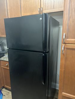 GE Refrigerator