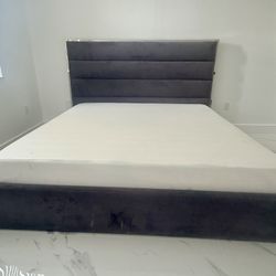 King Grey Velvet Bed 