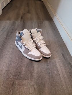 Air Jordan 1 Mid Grey Size 12