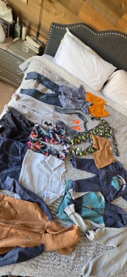 4t bundle of name brand clothes