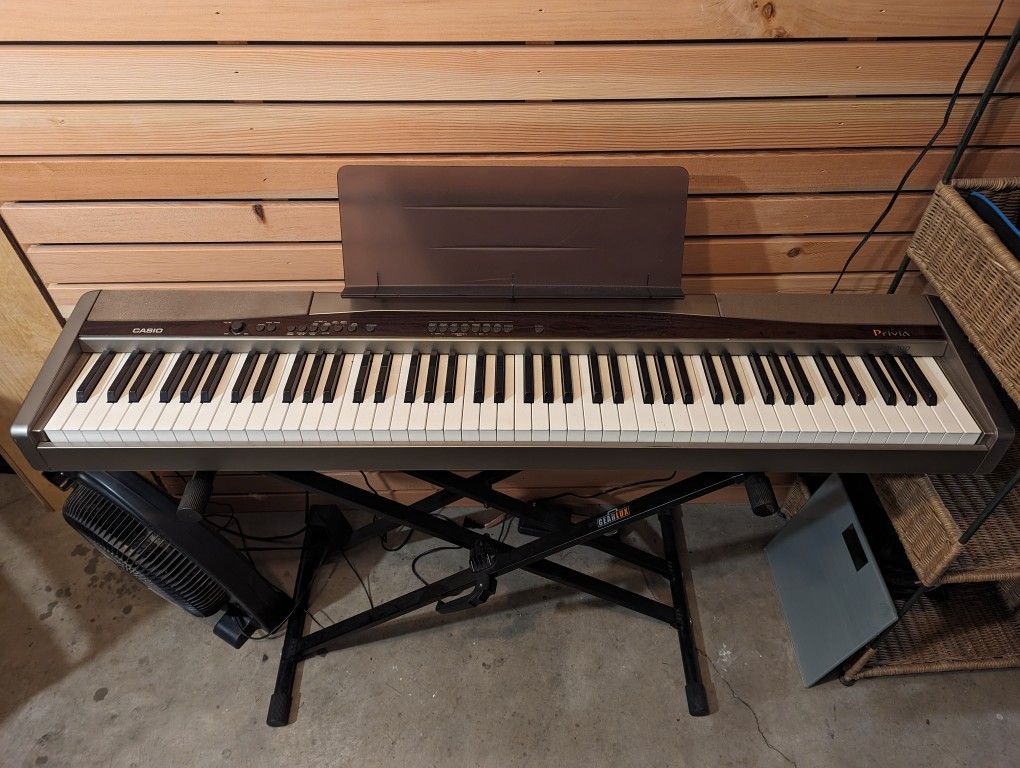 Casio Privia PX100 Keyboard for Sale in Seattle, WA OfferUp