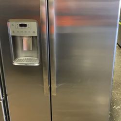 GE GZS22IYNFS 21.9-cu ft Counter-depth Side-by-Side Refrigerator Y3