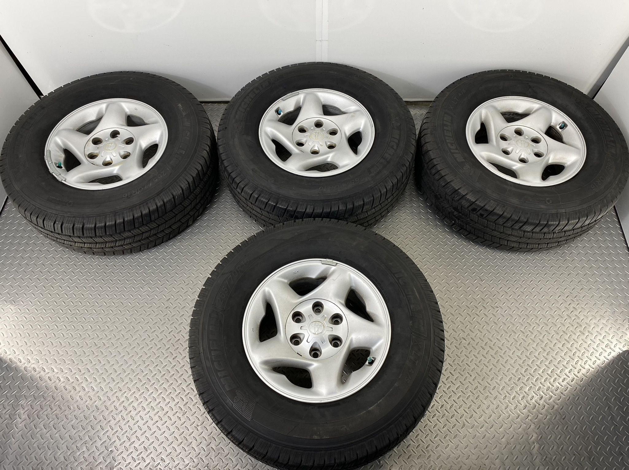 TOYOTA Full set of wheels (rims + tires) MICHELIN X LT  265/70 R16