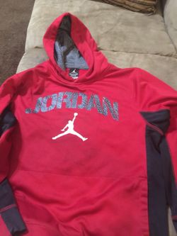 Jordan sweatshirt/shorts