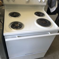 HotPoint Electric Stove White 