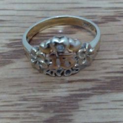 14KT GOLD QUINCEANERA DIAMOND RING 