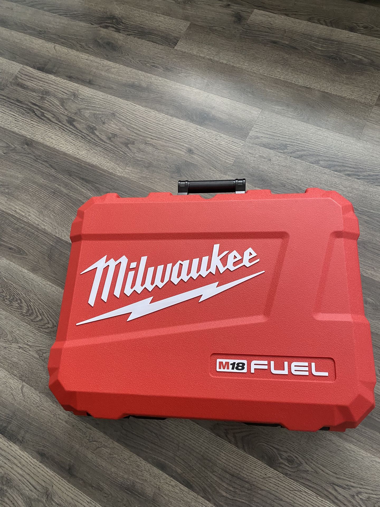 Milwaukee Tool Box Caja Para Sawzall ,pila ,y Cargador