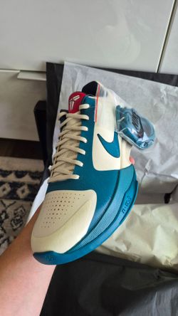 Nike Kobe 5 Protro Caitlin Clark PE “Deep Ocean / Coconut Milk” - Size 11 - DS New