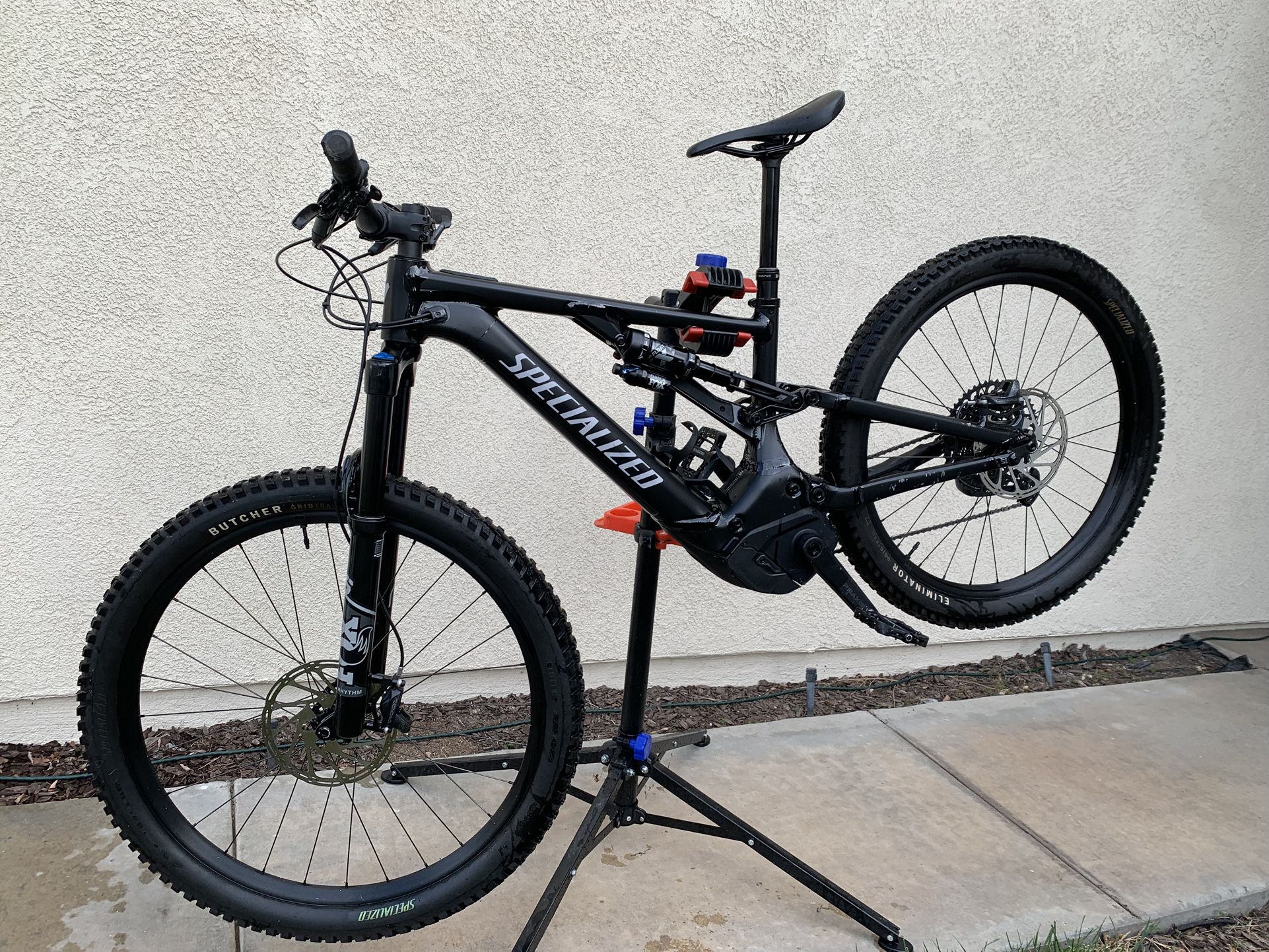 Specialized Turbo Levo 2023(e-bike) 29/27 Size S3, $4000 Or Best Offer!