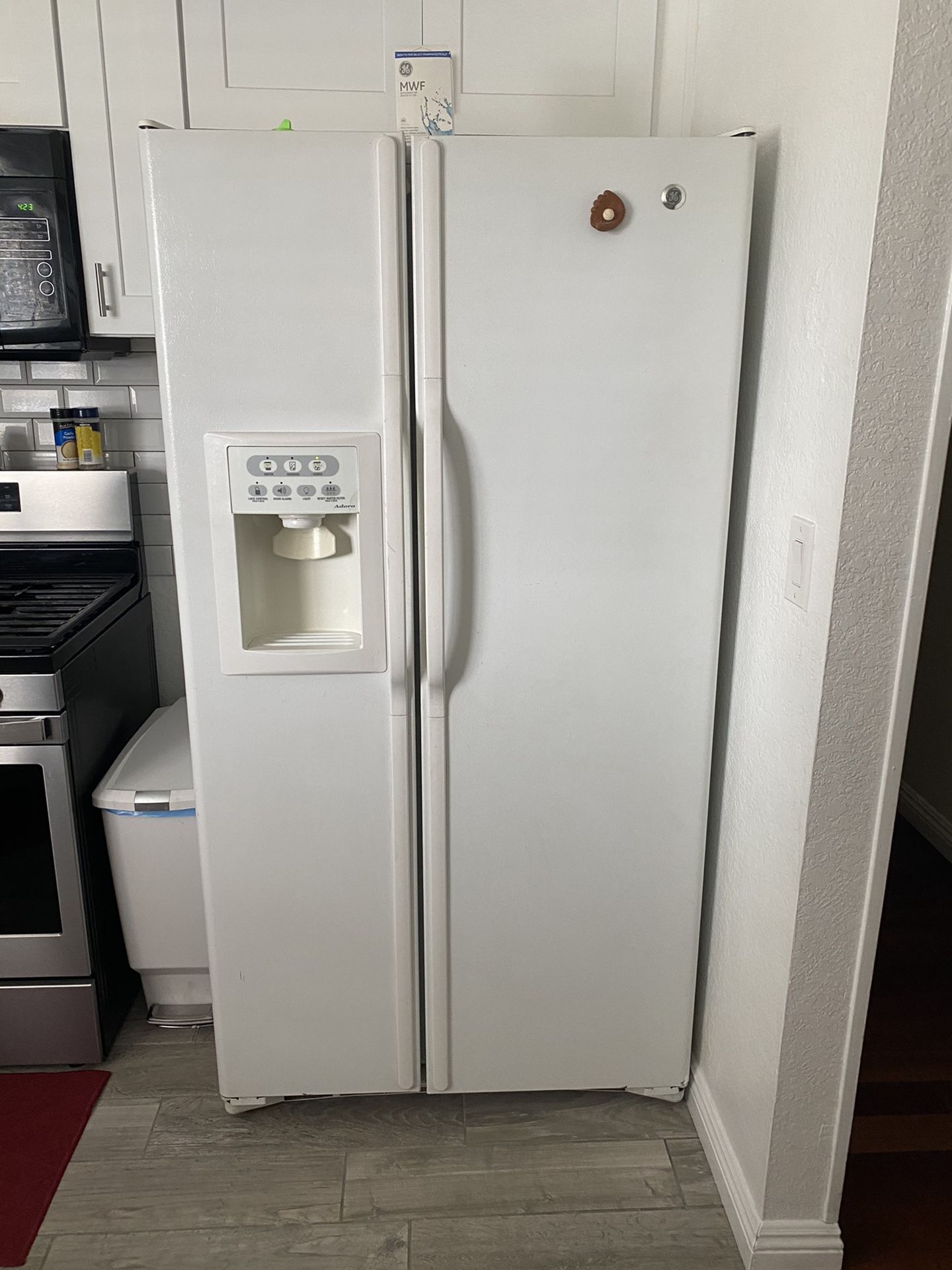 GE Adora Refrigerator side by side for Sale in Alta Loma, CA OfferUp